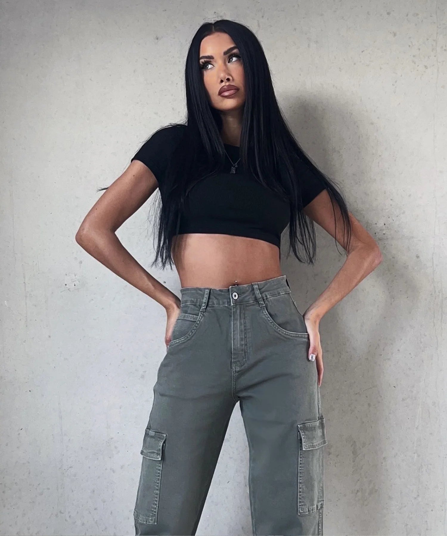Jeans cargo elasticizzati a gamba larga Kahki